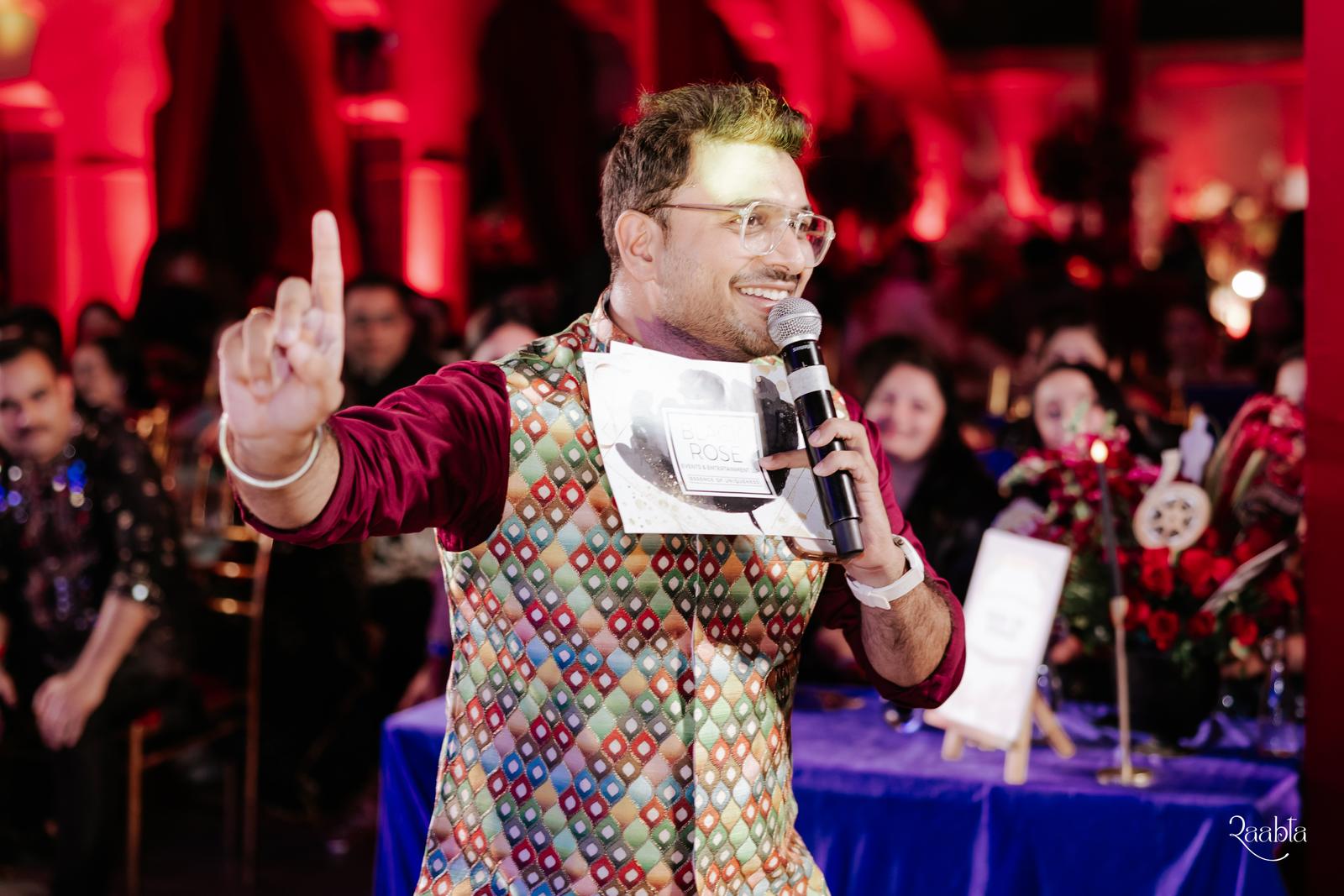 A professional corporate presenter anchoring awards night in Mumbai